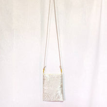 画像をギャラリービューアに読み込む, obi サコッシュ『シルバー×孔雀羽』