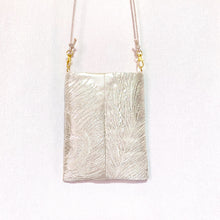 画像をギャラリービューアに読み込む, obi サコッシュ『シルバー×孔雀羽』