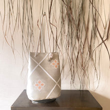 画像をギャラリービューアに読み込む, obi巾着バッグ『シルバー×花菱』