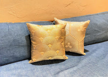 画像をギャラリービューアに読み込む, obiクッション『ゴールド×青海波』
