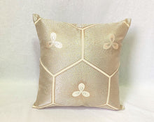 画像をギャラリービューアに読み込む, obiクッション『シルバー×亀甲』
