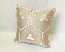 画像をギャラリービューアに読み込む, obiクッション『シルバー×亀甲』