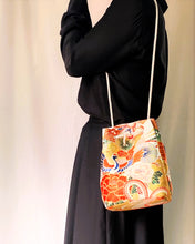 Load image into gallery viewer, obi drawstring bag &quot;red x flower arabesque&quot;

