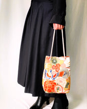 Load image into gallery viewer, obi drawstring bag &quot;red x flower arabesque&quot;
