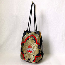 Load image into gallery viewer, obi drawstring bag &quot;black x flower pattern&quot;

