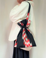 画像をギャラリービューアに読み込む, kimono結びバッグ『黒×赤』

